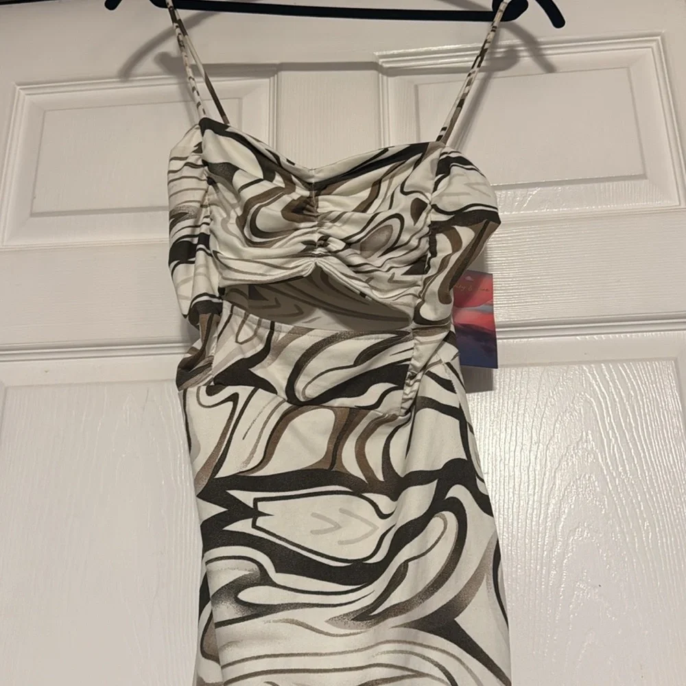 Swirl Pattern Mini Dress - Picture 4 of 7